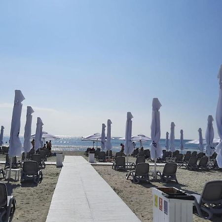 Apartamento Holiday Rezidence Kazeboo Beach Năvodari Exterior foto