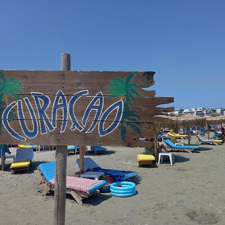 Apartamento Holiday Rezidence Kazeboo Beach Năvodari Exterior foto
