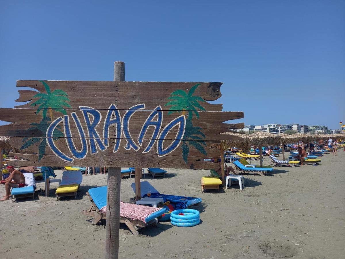 Apartamento Holiday Rezidence Kazeboo Beach Năvodari Exterior foto